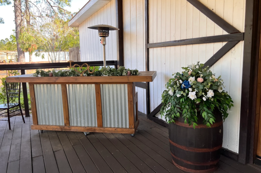 Wide view of Bridlewood Ranch wedding venue outdoor space
